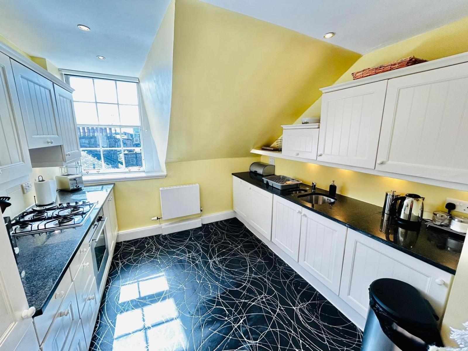 Parliament Sq Apartment Единбург Екстериор снимка
