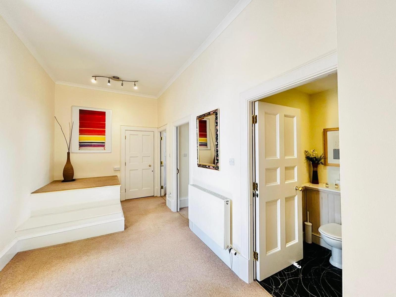 Parliament Sq Apartment Единбург Екстериор снимка