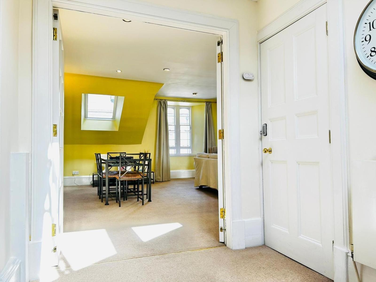 Parliament Sq Apartment Единбург Екстериор снимка